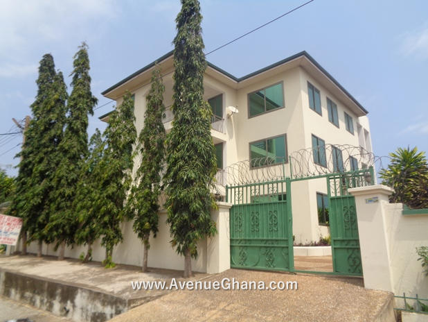 3 bedroom apartment with one bedroom outhouse to let at Abelemkpe in Accra Ghana