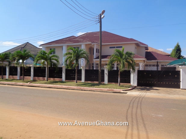 5 bedroom house with 2 bedroom outhouse for rent at East Legon in Accra Ghana