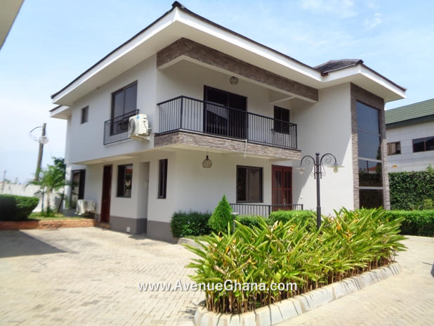 Fully furnished 3 bedroom townhouse with outhouse for rent in Cantonments, Accra