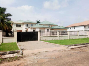 4 bedroom house with outhouse for sale at Tema Community 6 near the SOS in Ghana