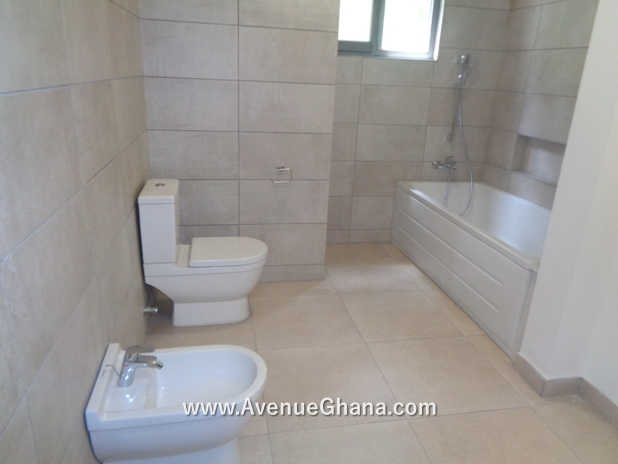 5 Executive 4 bedroom furnished townhouse for rent at North Ridge in Accra