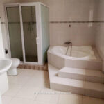 For rent in Accra 4 bedroom house with swimming pool and 2 BQ at North Ridge near GIJ 5