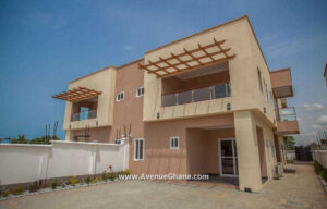4 bedroom house with outhouse to let at Tsado near East Airport