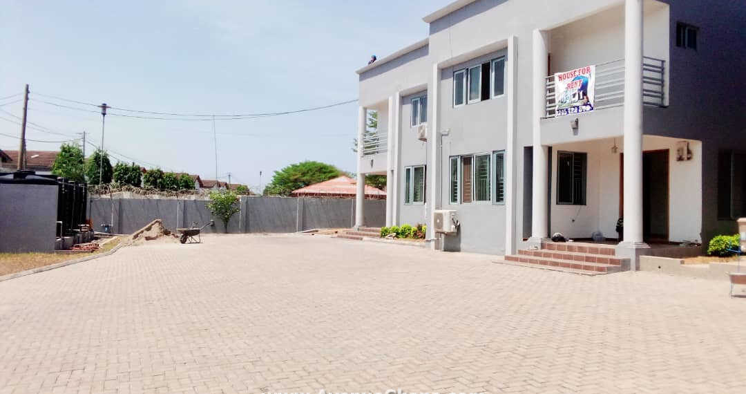 Executive 3 bedroom townhouse to let at NTHC in Adjiringanor, East Legon