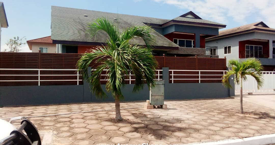 For rent: 4 bedroom house with 2 bedroom outhouse to let at Cantonments near the US Embassy in Accra