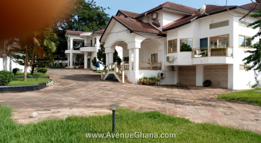 6 bedroom house with swimming pool for lease at Airport Residential in Accra, Ghana