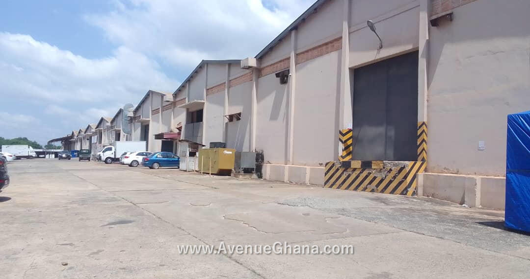 Warehouse / Showroom with 700 sqm office space for rent on the Spintex Road near Papaye, Accra