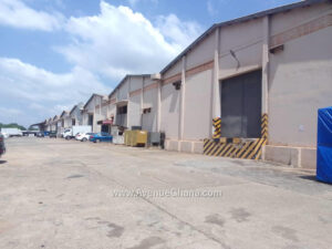Warehouse / Showroom with 700 sqm office space for rent on the Spintex Road near Papaye, Accra