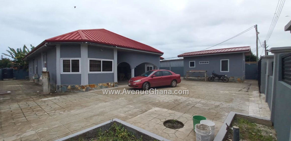3 bedroom with one bedroom outhouse for rent near Kaneshie & Korle-Bu in Accra
