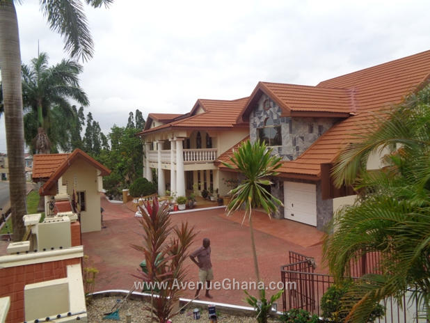 5 bedroom house with swimming pool for rent in Adjiringanor, East Legon