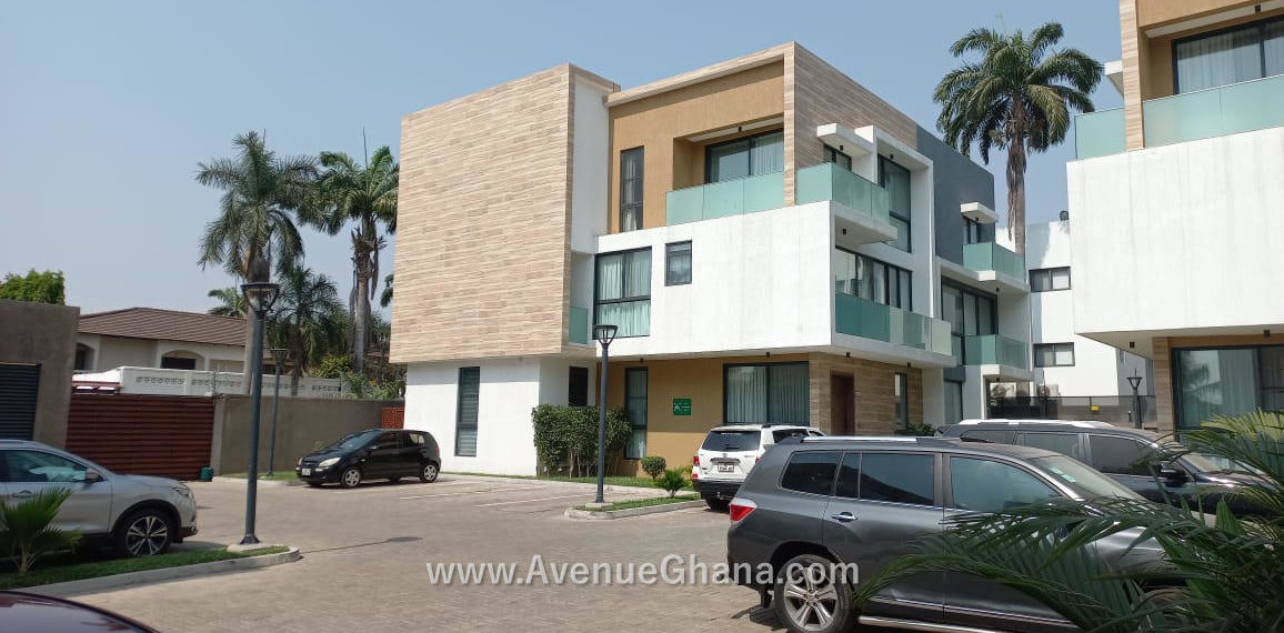 2 bedroom furnished apartments with shared swimming pool for rent in Cantonments near American Embassy in Accra Ghana