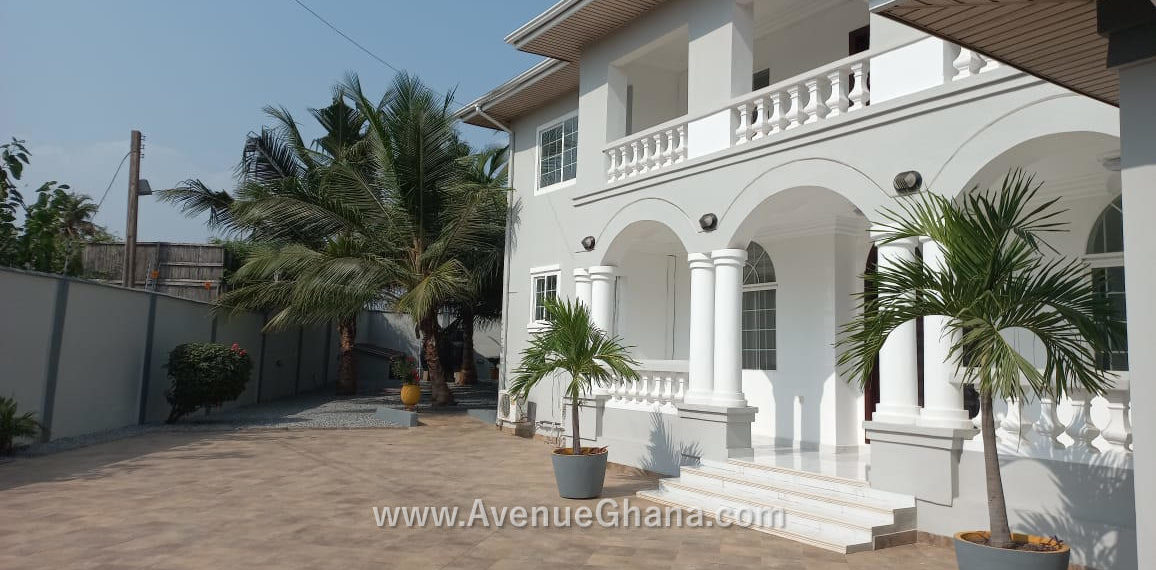 5 bedroom house with swimming pool for rent in Cantonments near US Embassy in Accra, Ghana